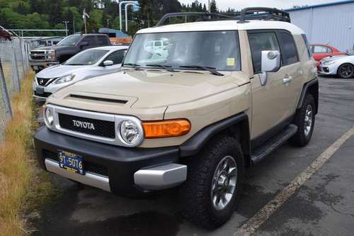 2012 Toyota Fj Cruiser BASE - - by dealer - vehicle for sale in Cottage Grove, OR