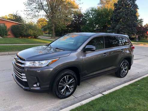 2017 TOYOTA HIGHLANDER LE PLUS AWD 3RD ROW BACKUP CAM LIKE NEW!! -... for sale in Madison Heights, MI