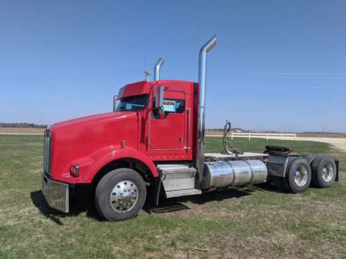 2005 Kenworth T800 Day Cab for sale in Hastings, MN