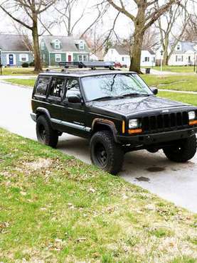 2000 jeep cherokee XJ for sale in Fort Wayne, IN