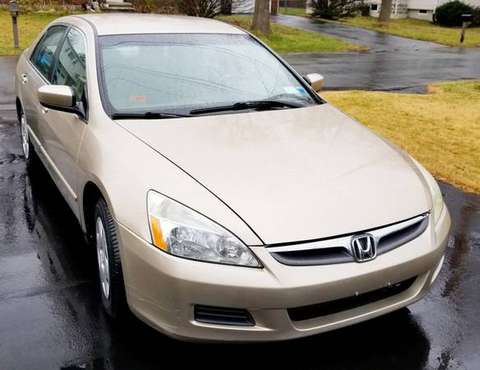 Beautiful - Honda Accord - LOW MILES - cars & trucks - by owner -... for sale in Schenectady, NY