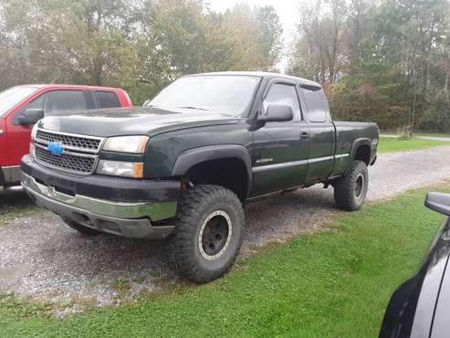 2005 Chevy silverado 2500 4wd extended cab for sale in Constableville, NY