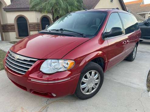 2006 Town & country - cars & trucks - by owner - vehicle automotive... for sale in San Juan, TX