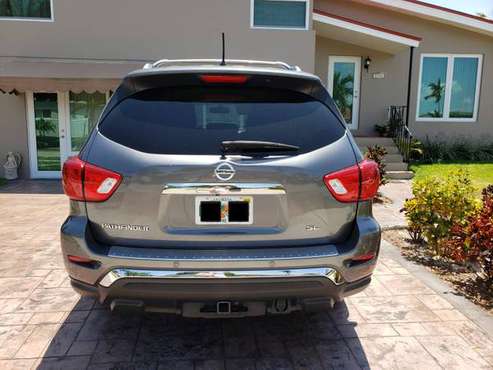 Nissan Pathfinder 2017 for sale in Miami, FL