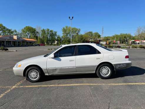 98 Toyota Camry Low Miles for sale in Orangeburg, NY