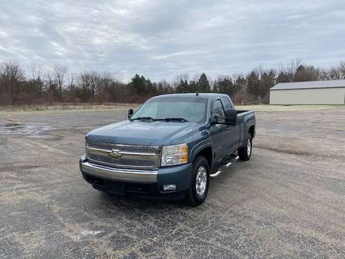 2007 Chevrolet Silverado 1500 Extended Cab 4x4 2 OWNERS NO ACCIDENTS... for sale in Grand Blanc, MI