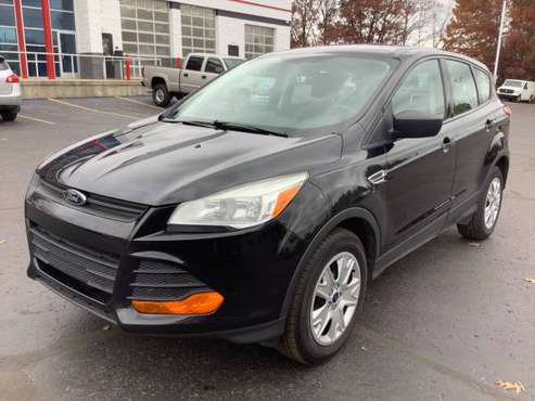 Clean! 2013 Ford Escape! Low Mileage! - cars & trucks - by dealer -... for sale in Ortonville, OH