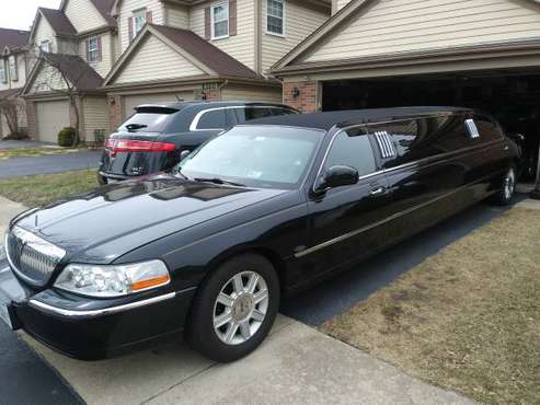 2008 Lincoln Town car stretch - cars & trucks - by owner - vehicle... for sale in Downers Grove, IL