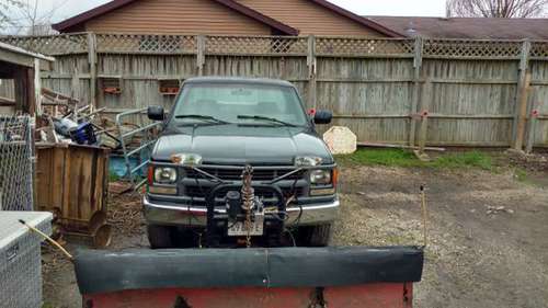TRUCK with plow 1994 Chevy 4WD work truck with 8' Meyer straight plow for sale in chambana, IL