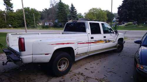 2000 crew cab chevy dually project for sale in Racine, WI