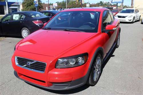 2010 VOLVO C30 T5, CLEAN TITLE, HEATED SEATS, SUNROOF, CLEAN - cars... for sale in Graham, NC