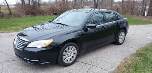 2011 Chrysler 200 - cars & trucks - by owner - vehicle automotive sale for sale in Lowell, MI
