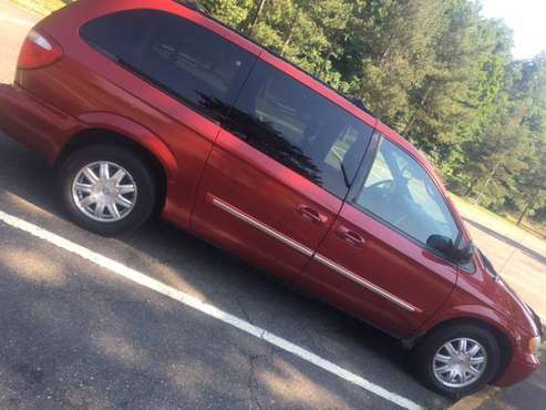 05 Chrysler town and country - cars & trucks - by dealer - vehicle... for sale in Bronx, NY