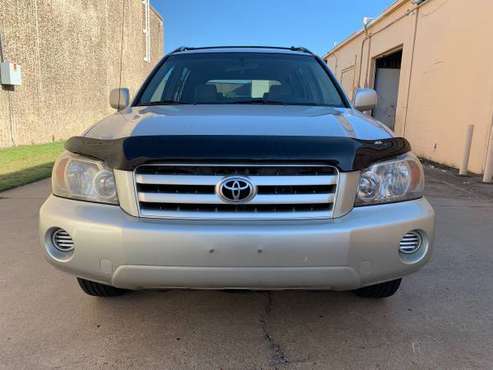 2005 Toyota Highlander sport clean title 4cyl for sale in Houston, TX