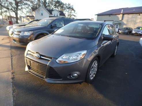 2012 Ford Focus SE - cars & trucks - by dealer - vehicle automotive... for sale in Bloomer, WI