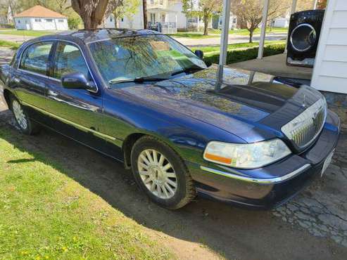 2004 Lincoln Town Car for sale in Gowanda, NY