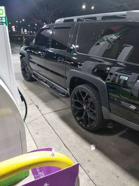 06 SUBURBAN Z71 4X4 SUPER CLEAN - cars & trucks - by owner - vehicle... for sale in Detroit, MI