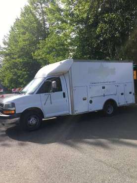04 Chevrolet 10 foot box truck for sale in Auburn, WA