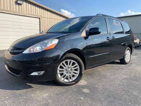 2010 Toyota Sienna XLE Entertainment 1-Owner Captain Chairs All Power for sale in Jeffersonville, KY
