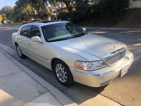 2007 Lincoln Town Car - cars & trucks - by owner - vehicle... for sale in West Covina, CA
