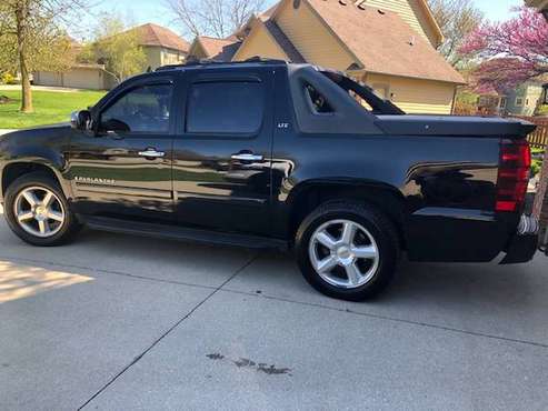 2007 Chevy Avalanche LTZ - cars & trucks - by owner - vehicle... for sale in Fort Wayne, IN