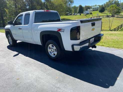 Clean Chevrolet z71 - cars & trucks - by owner - vehicle automotive... for sale in Salyersville, KY