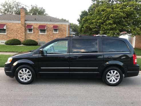 Chrysler town & county for sale in Blue Island, IL