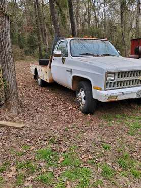 1981 chevy 1ton flatbed for sale in Hughes Springs, TX
