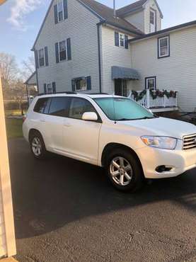 2009 Toyota Highlander - cars & trucks - by owner - vehicle... for sale in Sewell, NJ