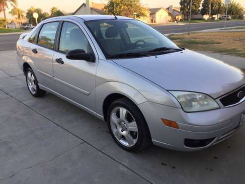 2005 Ford Focus ZX4 SES. Only 75k Miles. Very Nice!!! for sale in Bakersfield, CA