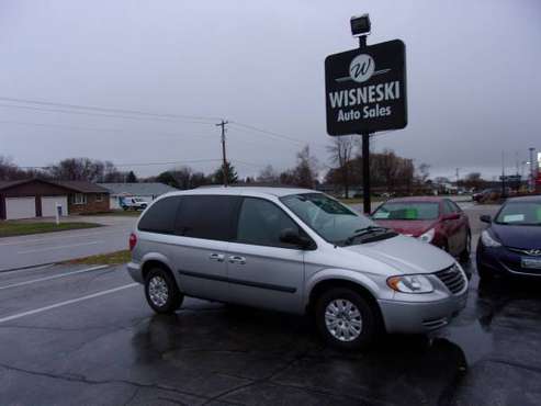 2006 CHRYSLER TOWN & COUNTRY (LOW MILES!) (WISNESKI AUTO) - cars &... for sale in Green Bay, WI