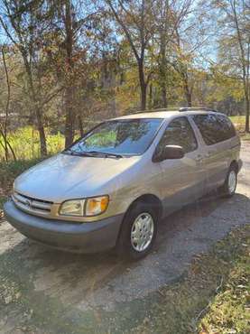 2000 Toyota Sienna - cars & trucks - by owner - vehicle automotive... for sale in Simpsonville, SC