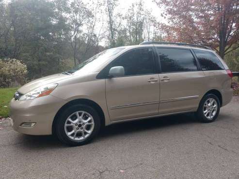 2006 Toyota Sienna XLE Limited leather All Wheel Drive for sale in Pittsburgh, PA