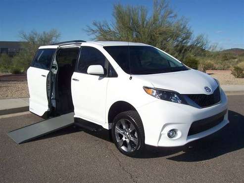 2013 Toyota Sienna SE Wheelchair Handicap Mobility Van - cars & for sale in Phoenix, CA