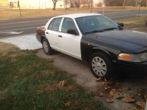 2011 Ford Crown Vic Police Interceptor - cars & trucks - by owner -... for sale in Topeka, KS