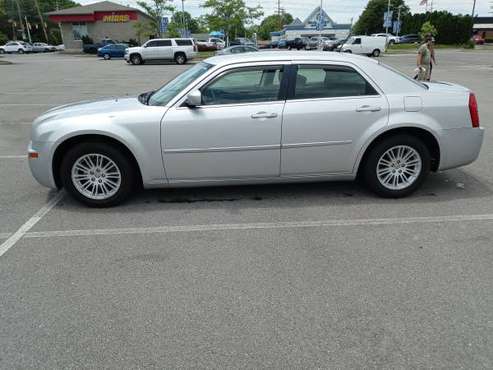 Chrysler 300 Touring - cars & trucks - by owner - vehicle automotive... for sale in Cincinnati, OH