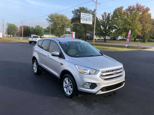 2017 Ford Escape SE FWD - - by dealer - vehicle for sale in Pinckneyville, IN