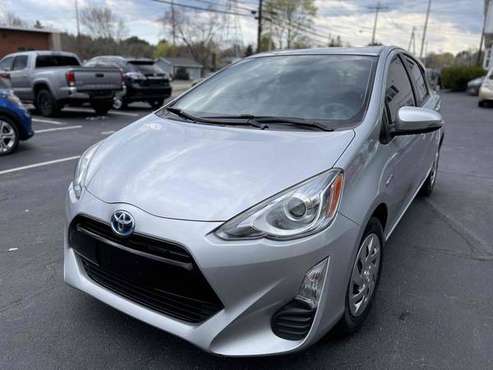 2016 Toyota Prius c Two 50mpg 21000 miles PKG2 Hybrid 1 owner clean for sale in Walpole, RI