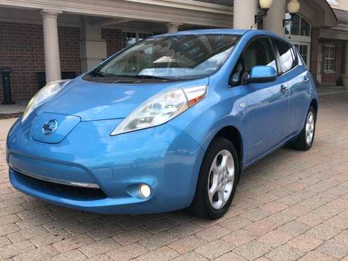 2011 NISSAN LEAF 54,000 miles - cars & trucks - by dealer - vehicle... for sale in Chicago, IL