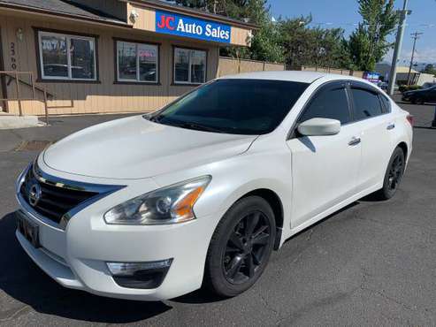 2013 NISSAN ALTIMA - cars & trucks - by dealer - vehicle automotive... for sale in Medford, OR