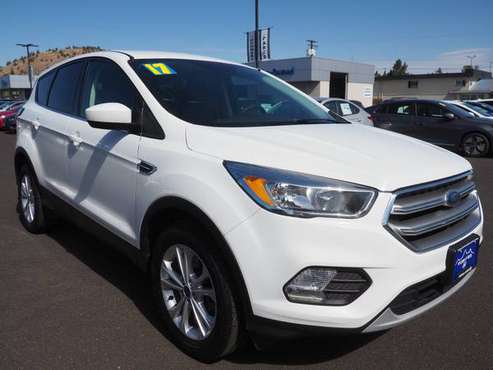 2017 Ford Escape SE - cars & trucks - by dealer - vehicle automotive... for sale in Bend, OR