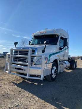 2011 Freightliner Cascadia Midroof/ Detroit DD15 (455HP) - cars &... for sale in Zion, IL
