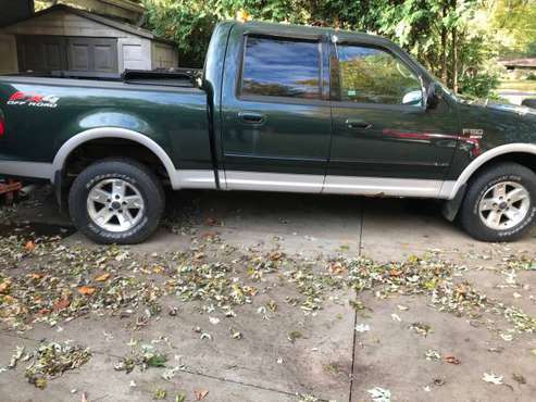 2002 Ford F-150 Lariat F x 4 with 7.5’ Boss HTX plow for sale in Solon, OH
