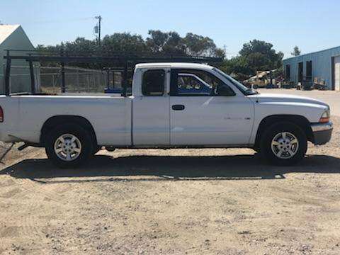 2001 DODGE DAKOTA EXTENDED CAB . CLEAN TITLE. NO MAJOR ISSUES for sale in Atwater, CA
