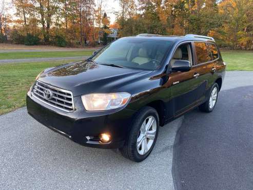 2010 Toyota Highlander limited - cars & trucks - by owner - vehicle... for sale in Millis, MA