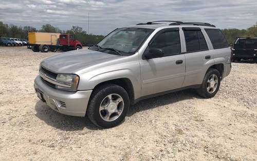 2007 Chevrolet TrailBlazer LS 4dr SUV 4WD - cars & trucks - by... for sale in New Bloomfield, MO