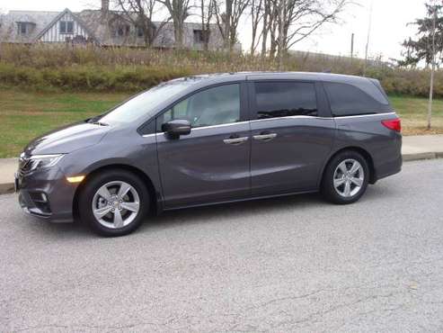 2019 Honda Odyssey EX, Original Owner, 4,800 Miles, Like New - cars... for sale in Saint Louis, MO
