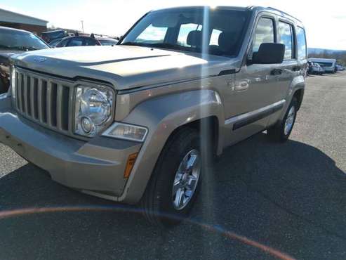2011 jeep liberty 4x4 - cars & trucks - by owner - vehicle... for sale in Bridgeport, CT