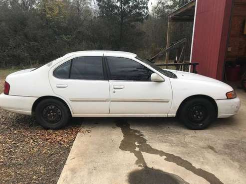 2000 Nissan Altima - cars & trucks - by owner - vehicle automotive... for sale in Winder, GA
