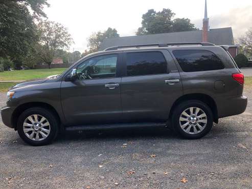 2010 TOYOTA SEQUOIA PLATINUM EDITION * 1 OWNER * NON SMOKER * XCLEAN * for sale in East Longmeadow, MA